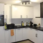 Апартаменты Wunderschoene 3-zimmer Hilton Style - Ideal For Business And Family Trips
