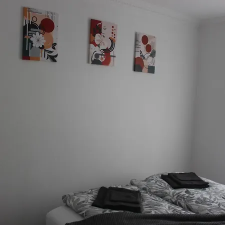 Hilton Styles In Apartment *